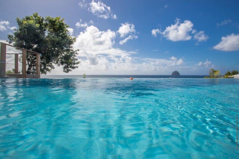 Location villa Black Stone au Diamant avec sublime piscine.