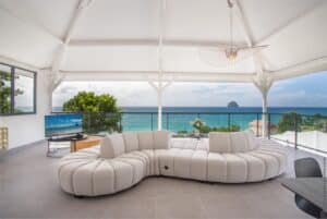 Villa Black Stone